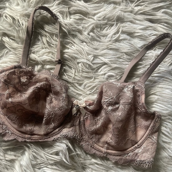 Victoria's Secret Body by victoria demi bra - Picture 1 of 3